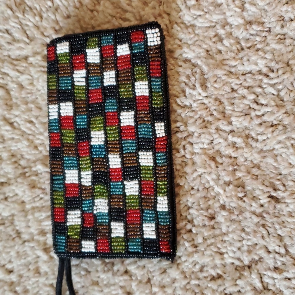 Beaded wristlet - Picture 2 of 5